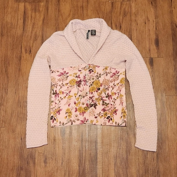 Charlotte Tarantola Sweaters - Y2K Floral Light Pink Cardigan